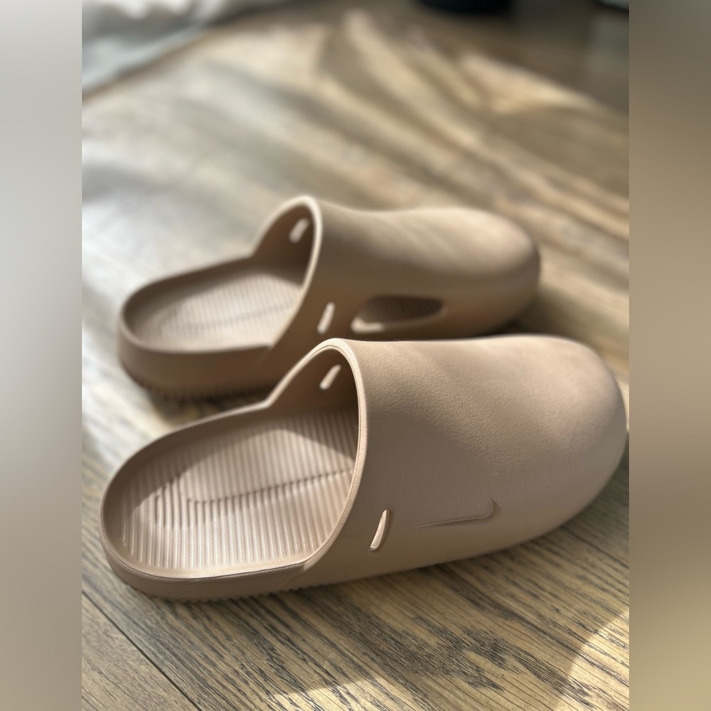Nike Men's CALM MULES-Beige